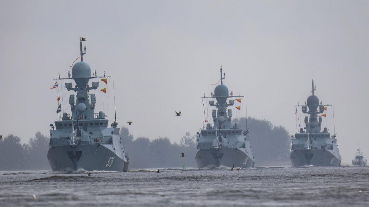 They caught a Russian war ship armed with missiles on the La Mancha channel and was very well accompanied