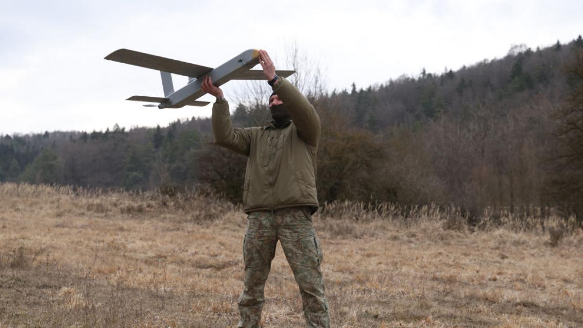 Ukraine begins to break the air defense of the Russians with their super drones