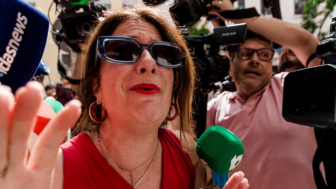 Leire Díez goes to Ferraz to give explanations about his efforts against the UCO and summons the media this Wednesday